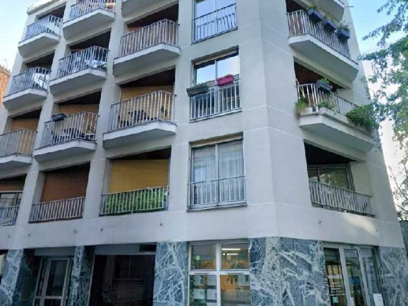 Dans un immeuble de bon standing, nous vous propo