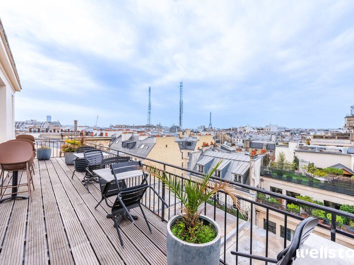 Terrasse avec vue Tour Eiffel ! A proximité imméd