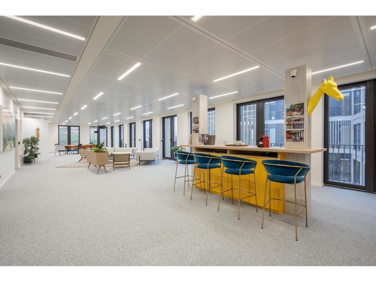 19957 m² pour ce bureaux en location à Saint-ouen-sur-seine