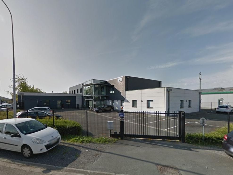 Vente Bureaux 1048 m² non divisibles 59190 Hazebrouck