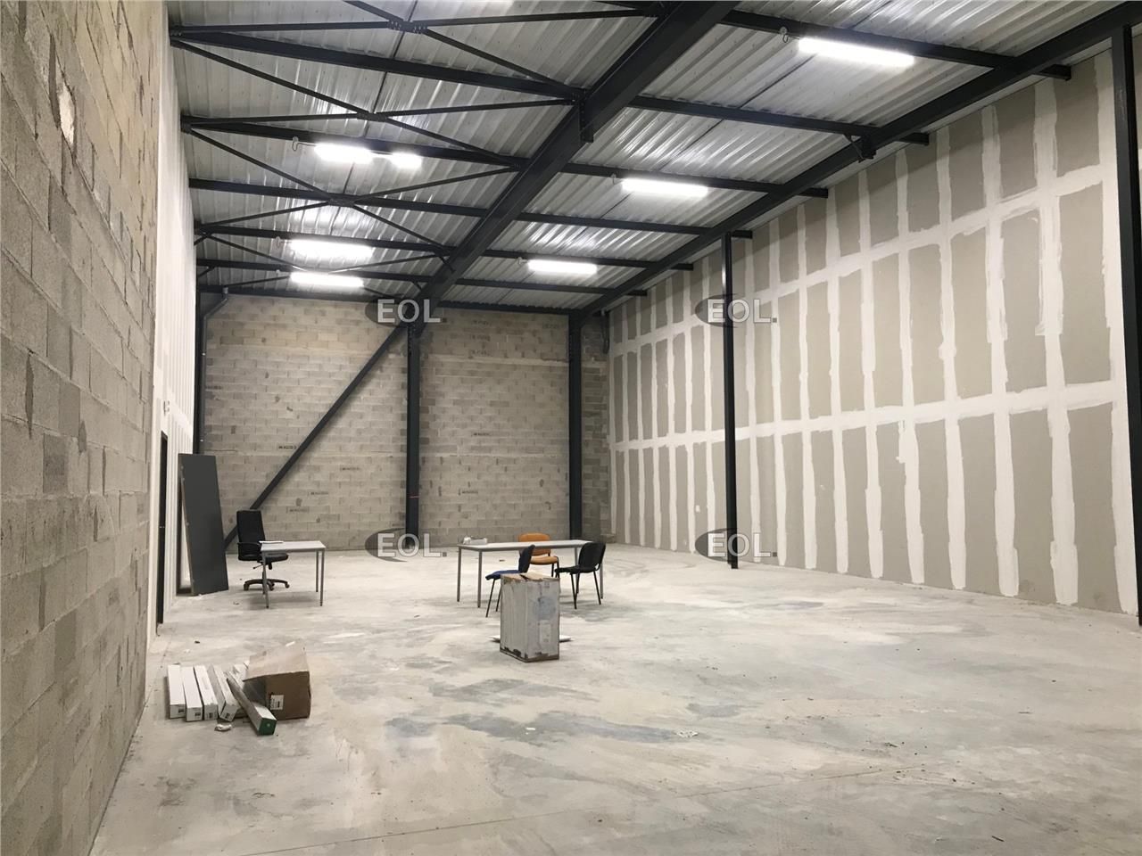 LOCAUX NEUFS A LOUER