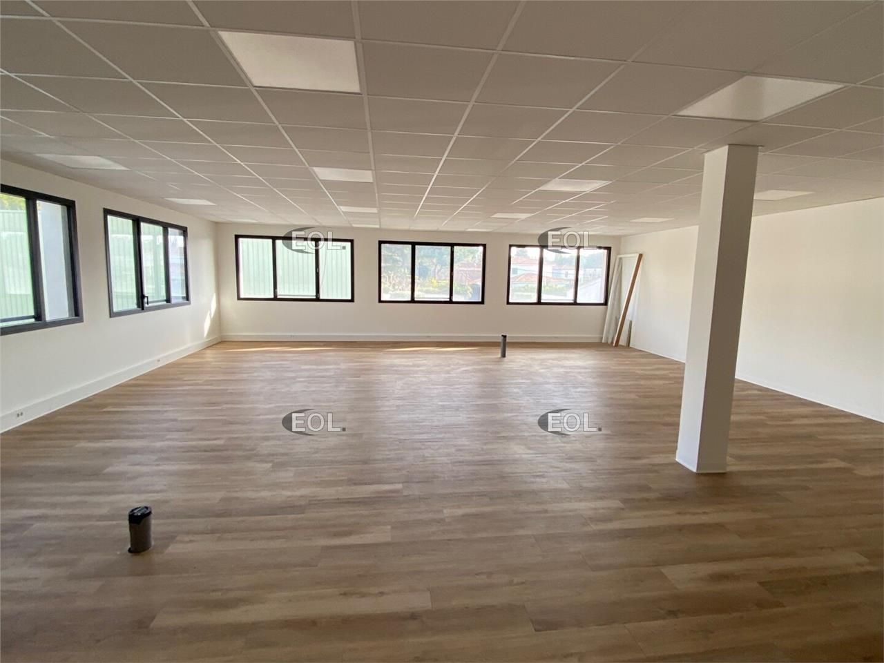 Vente Bureaux 99 m² non divisibles