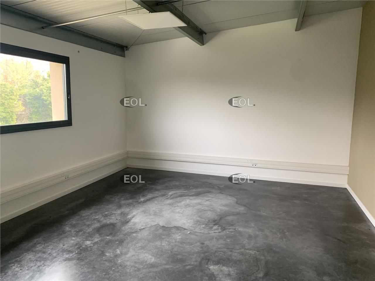 Location Bureaux 92 m² non divisibles