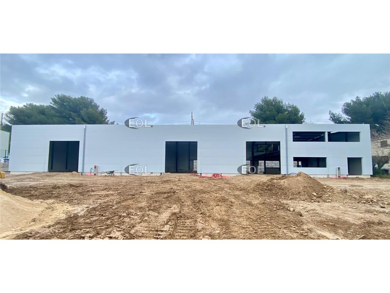 Location Local d'activités 700 m² non divisibles