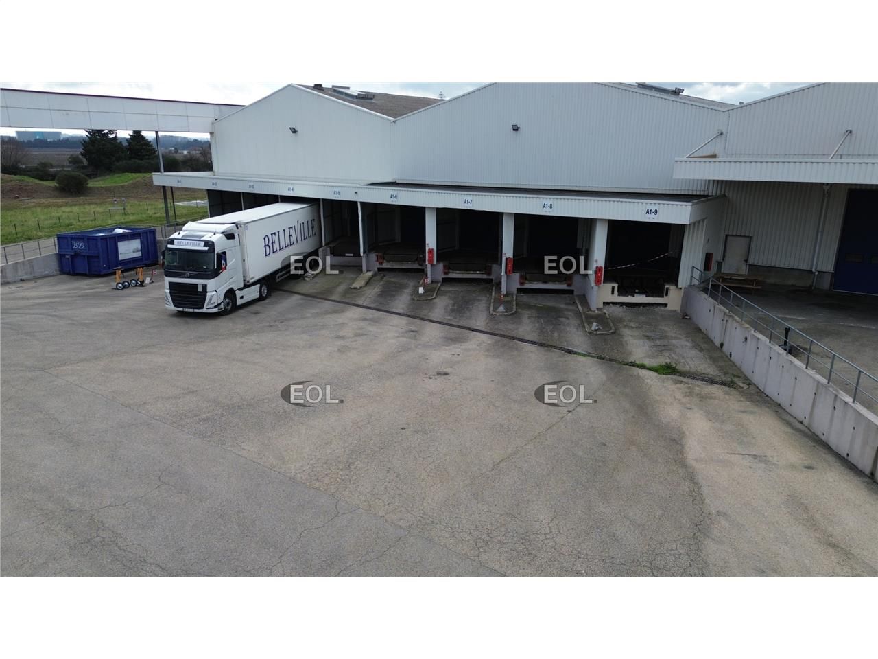 Location Entrepôt 5447 m² non divisibles