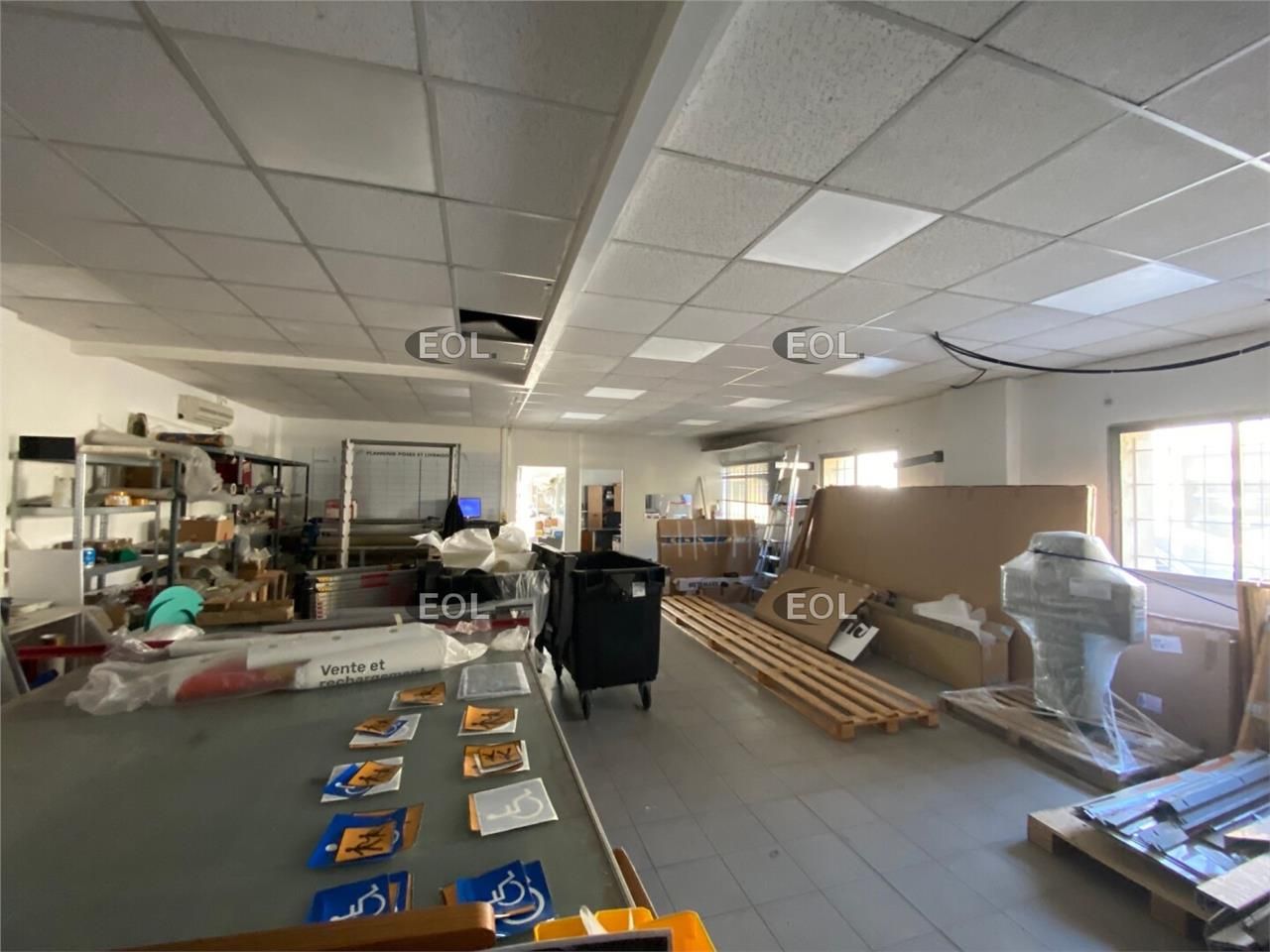 Location Local d'activités 145 m² non divisibles