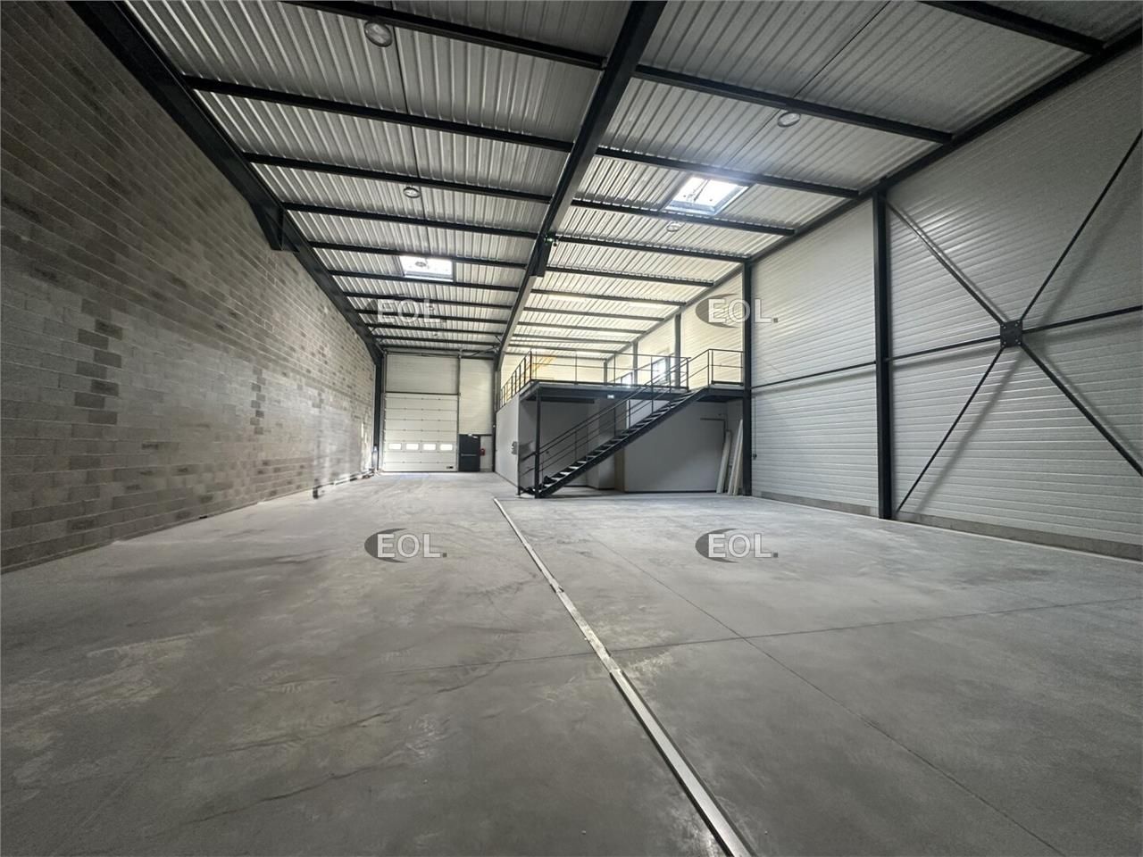 Location Local d'activités 493 m² non divisibles