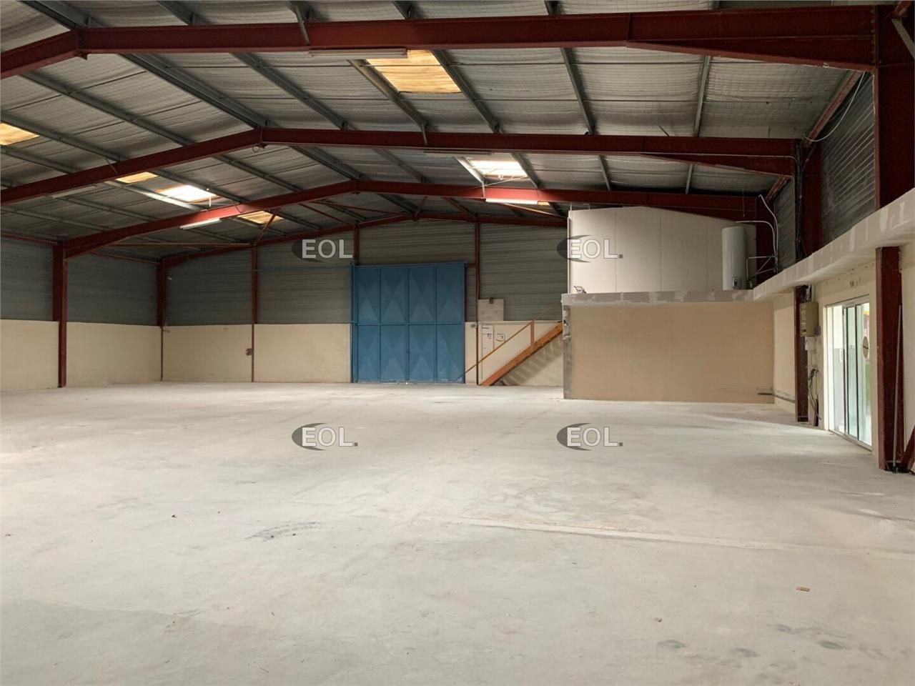 Vente Local d'activités 1075 m² non divisibles