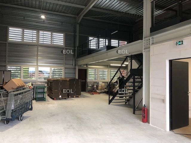 Location Local d'activités 256 m² non divisibles