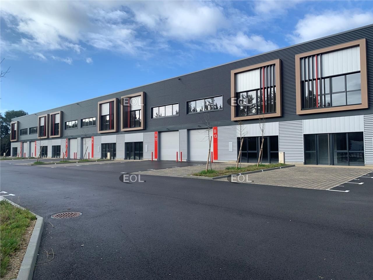 Location Local d'activités 305 m² non divisibles