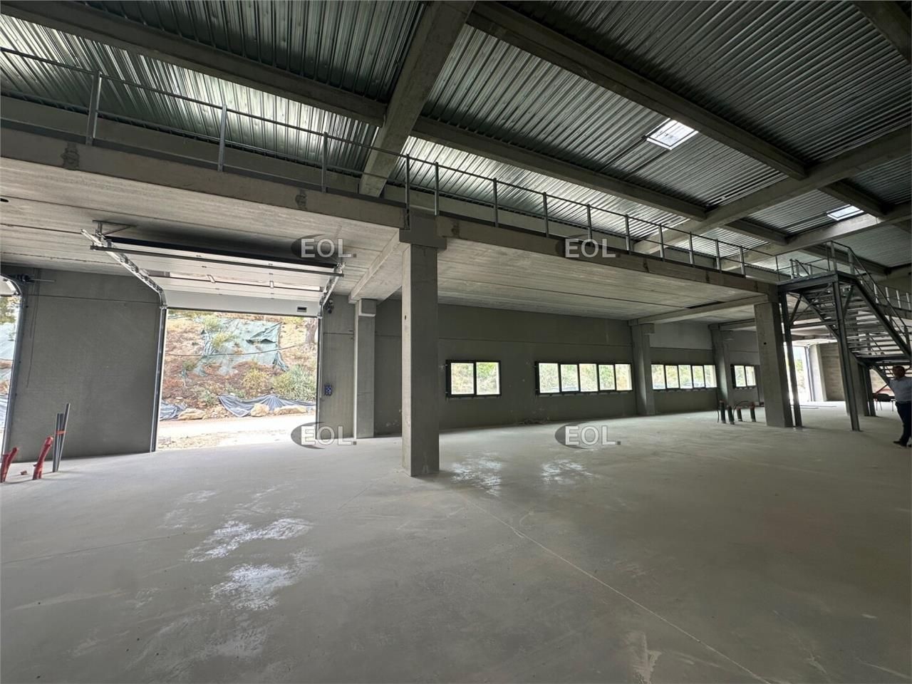 Location Local d'activités 309 m² non divisibles