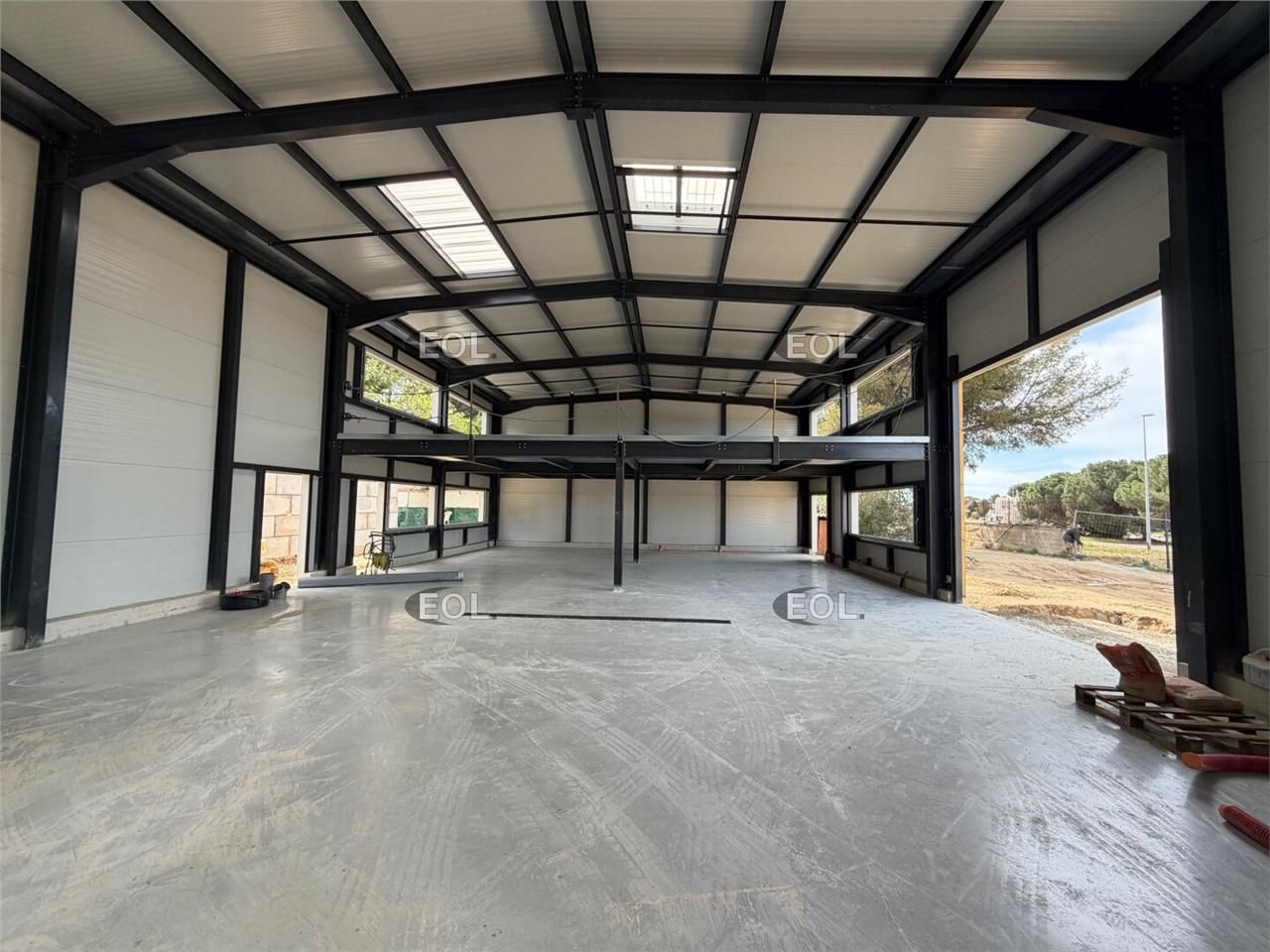 Location Local d'activités 300 m² non divisibles