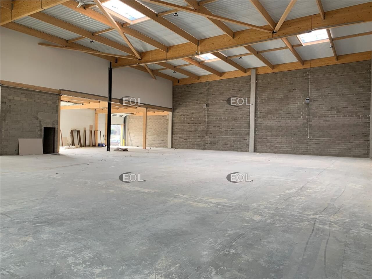 Locaux d'activités neuf de 809 m² à 15 284 m²