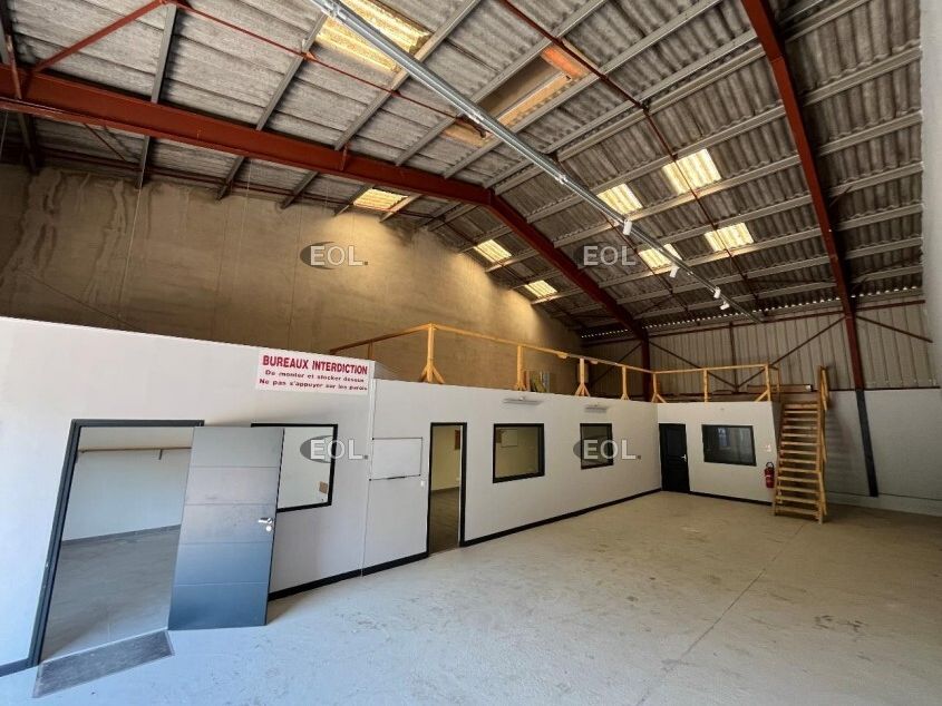 Location Local d'activités 215 m² non divisibles