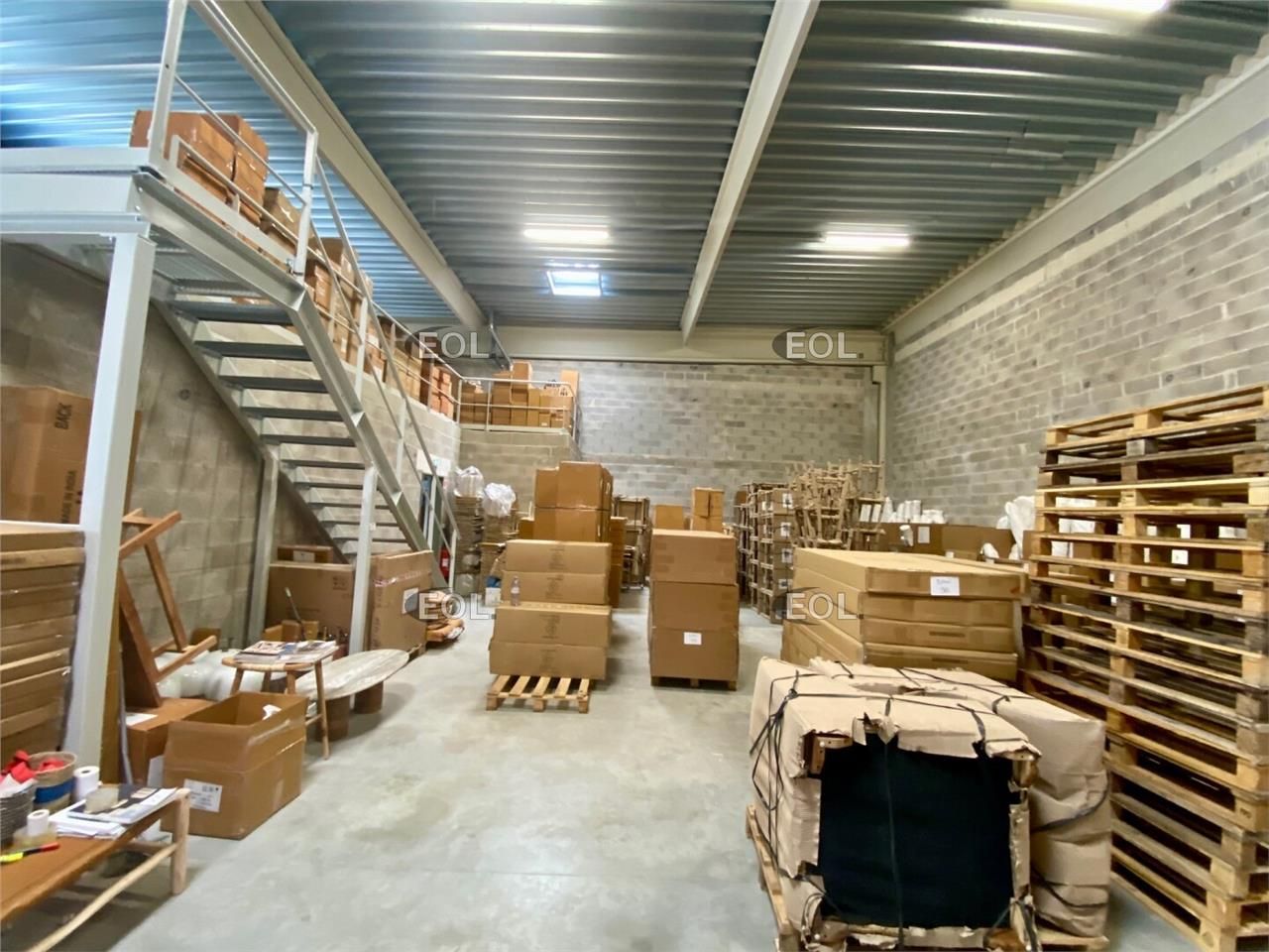 Location Local d'activités 330 m² non divisibles