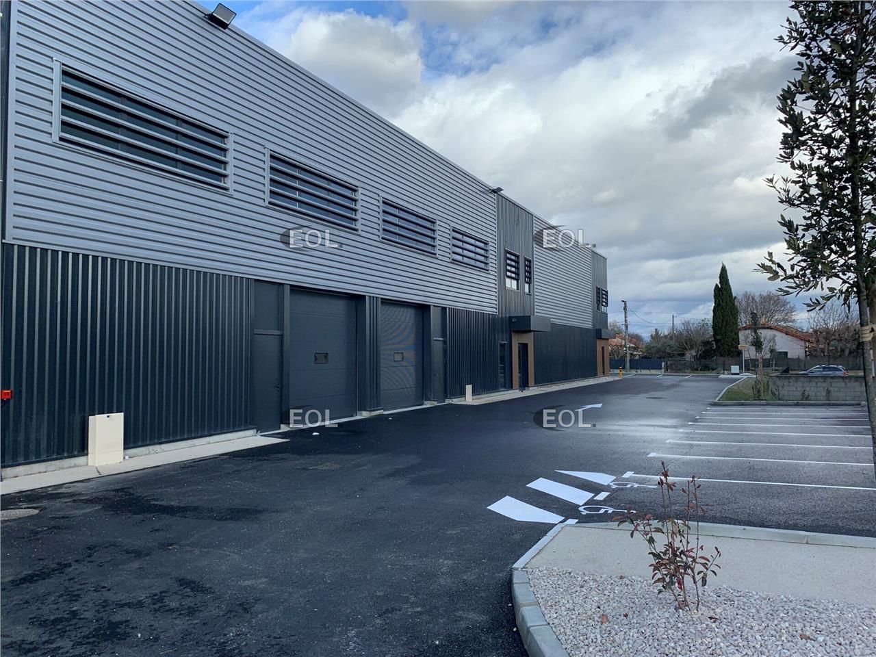 Location Local d'activités 940 m² non divisibles