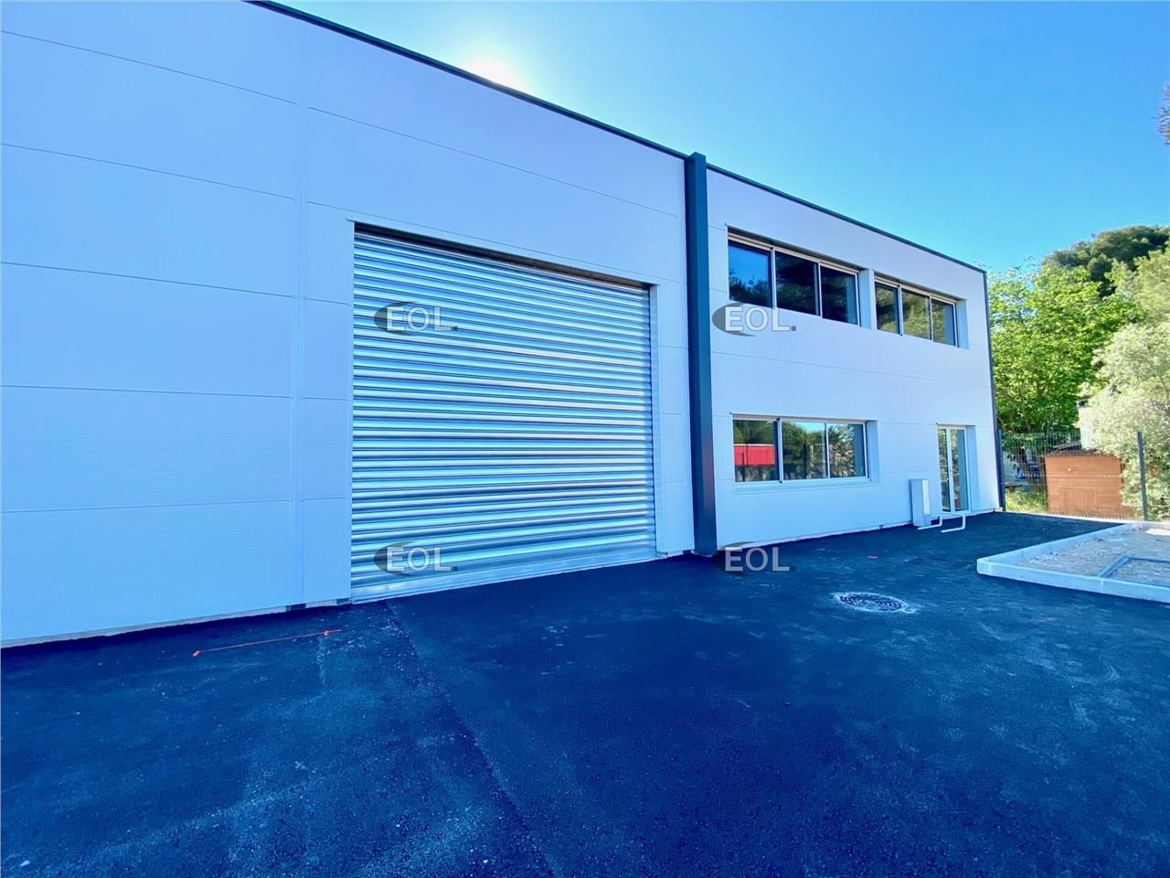 Location Local d'activités 300 m² non divisibles