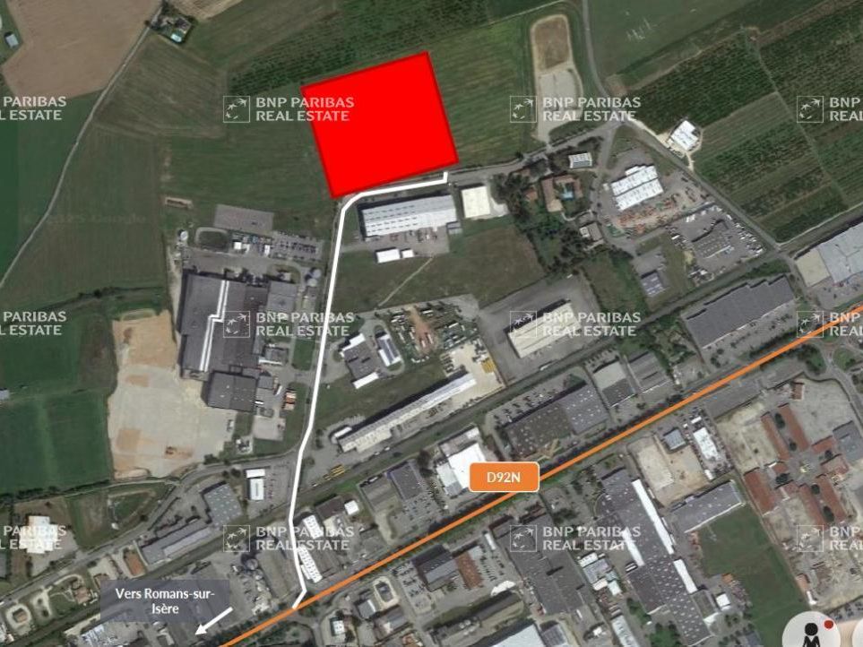 14000 m² pour cetentrepôts classe a en location à Romans-sur-isère