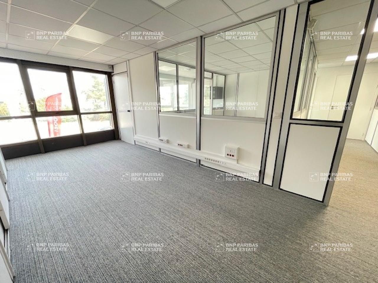 113 m² pour ce bureaux en location à Antibes