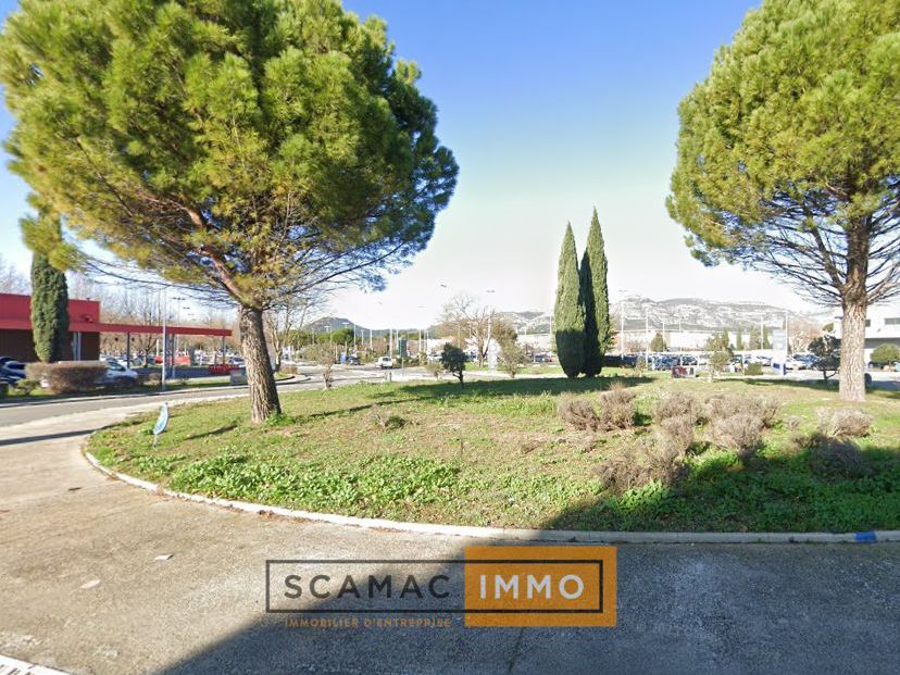 Location Entrepôt 2555 m² non divisibles