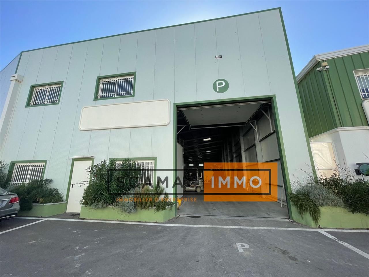 Local d'activités de 1046m²