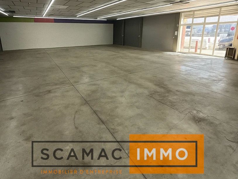 Local d'activités de 400m²