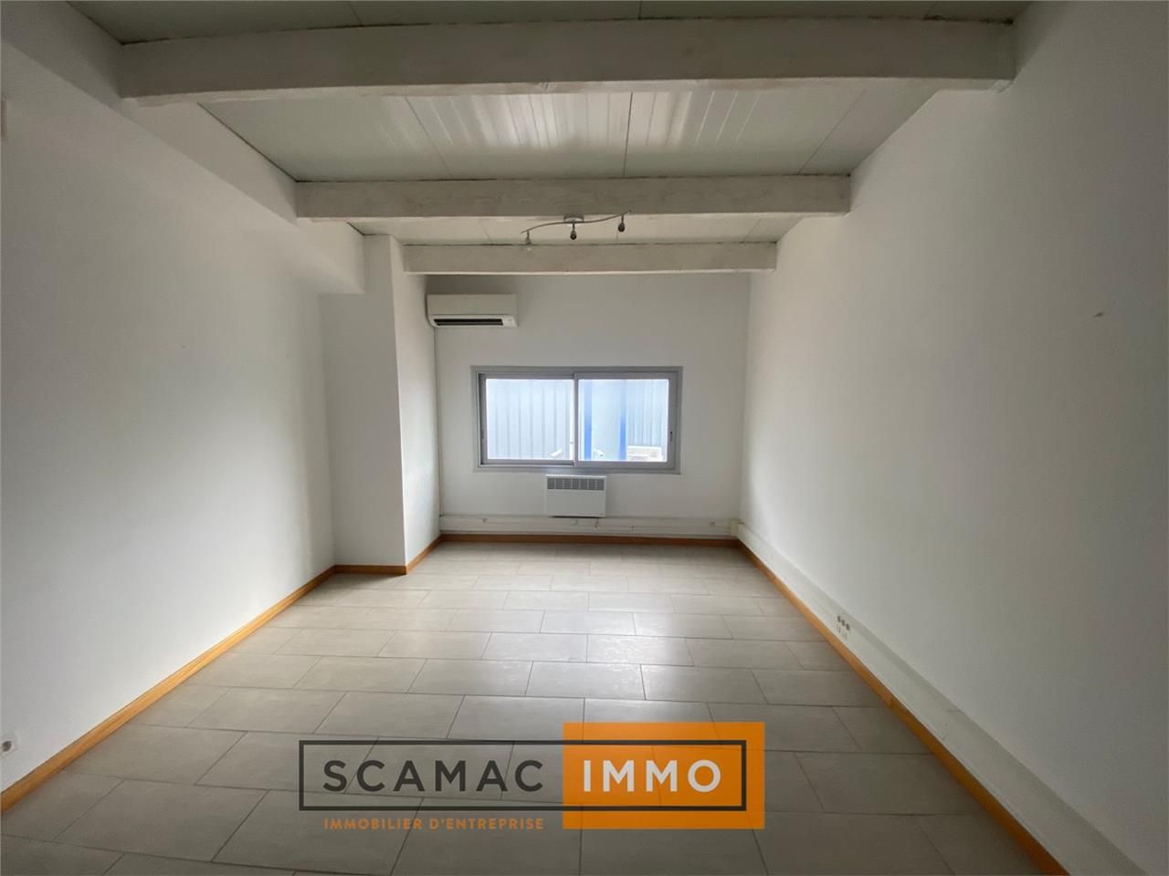 Locaux mixtes de 140m²