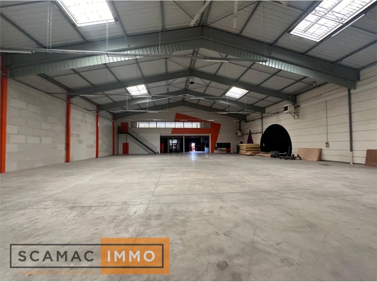 Entrepôt de 750m²