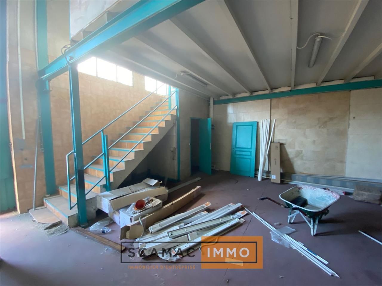 Location Local d'activités 302 m² non divisibles