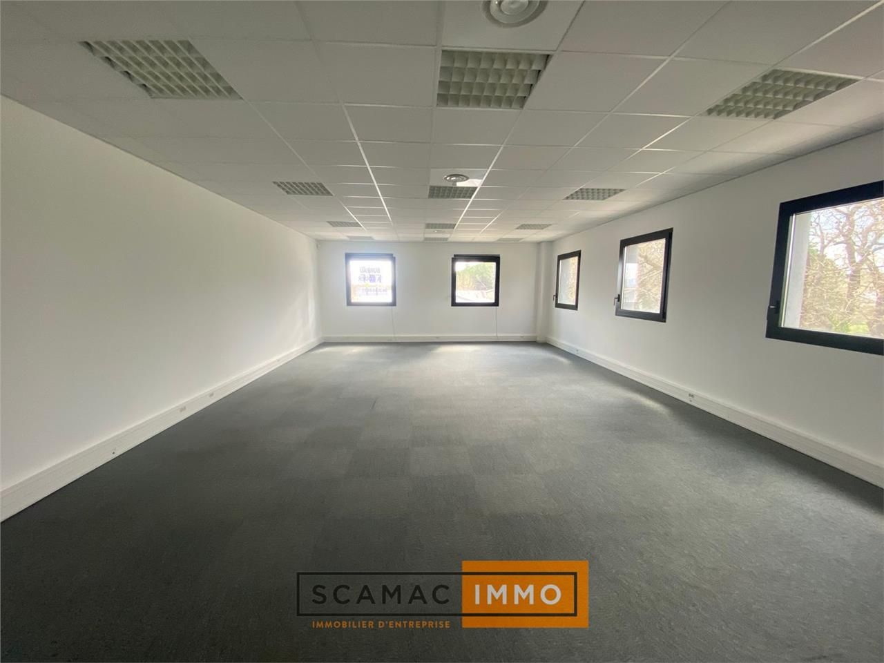 Location Bureaux 65 m² non divisibles
