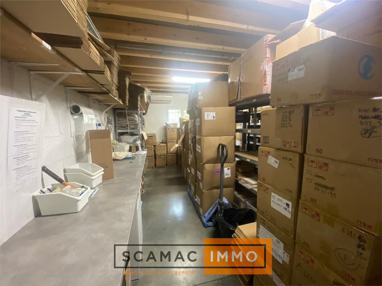 Location Entrepôt 200 m² non divisibles