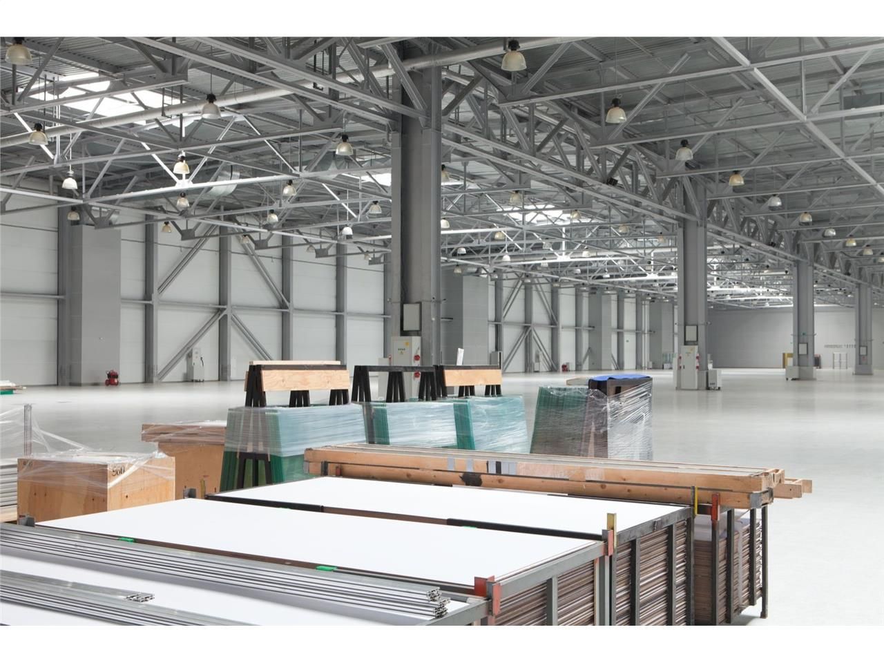 Location Entrepôt 1800 m² non divisibles