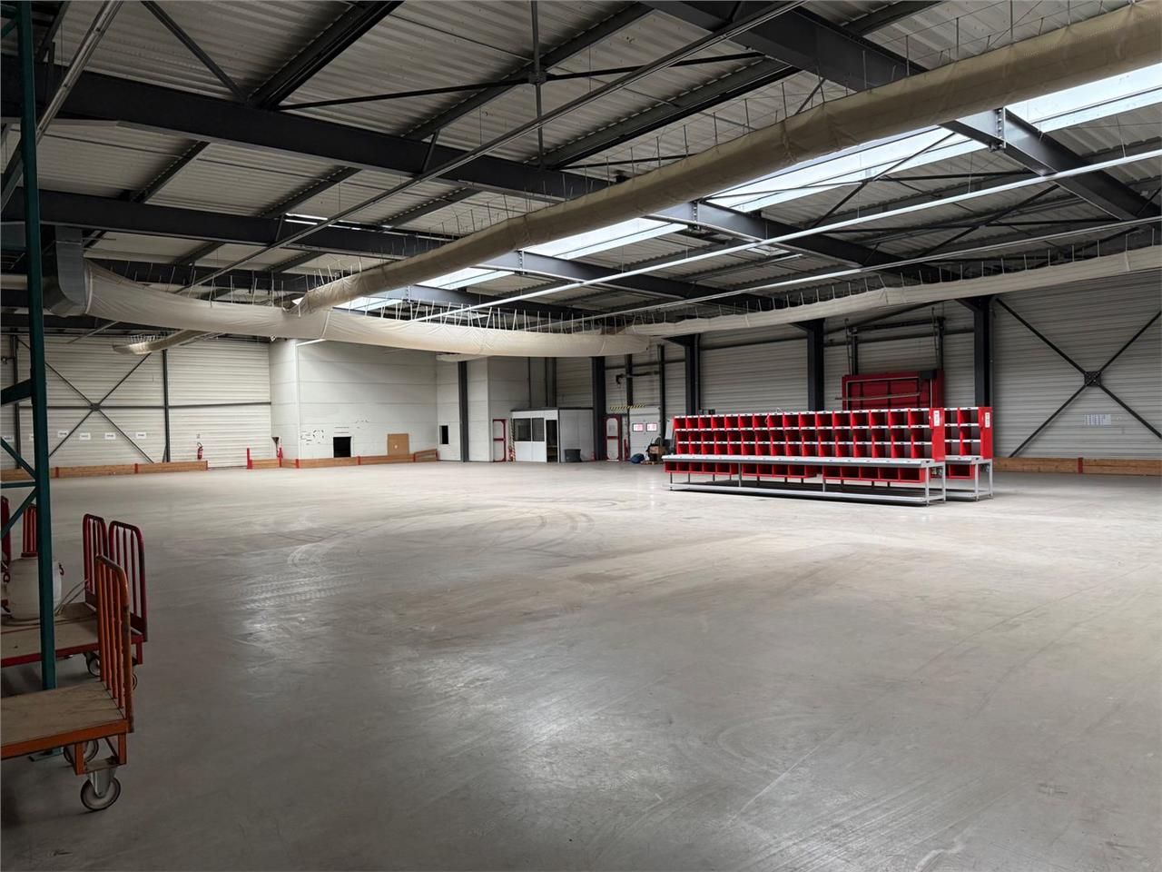 Location Local d'activités 1725 m² non divisibles