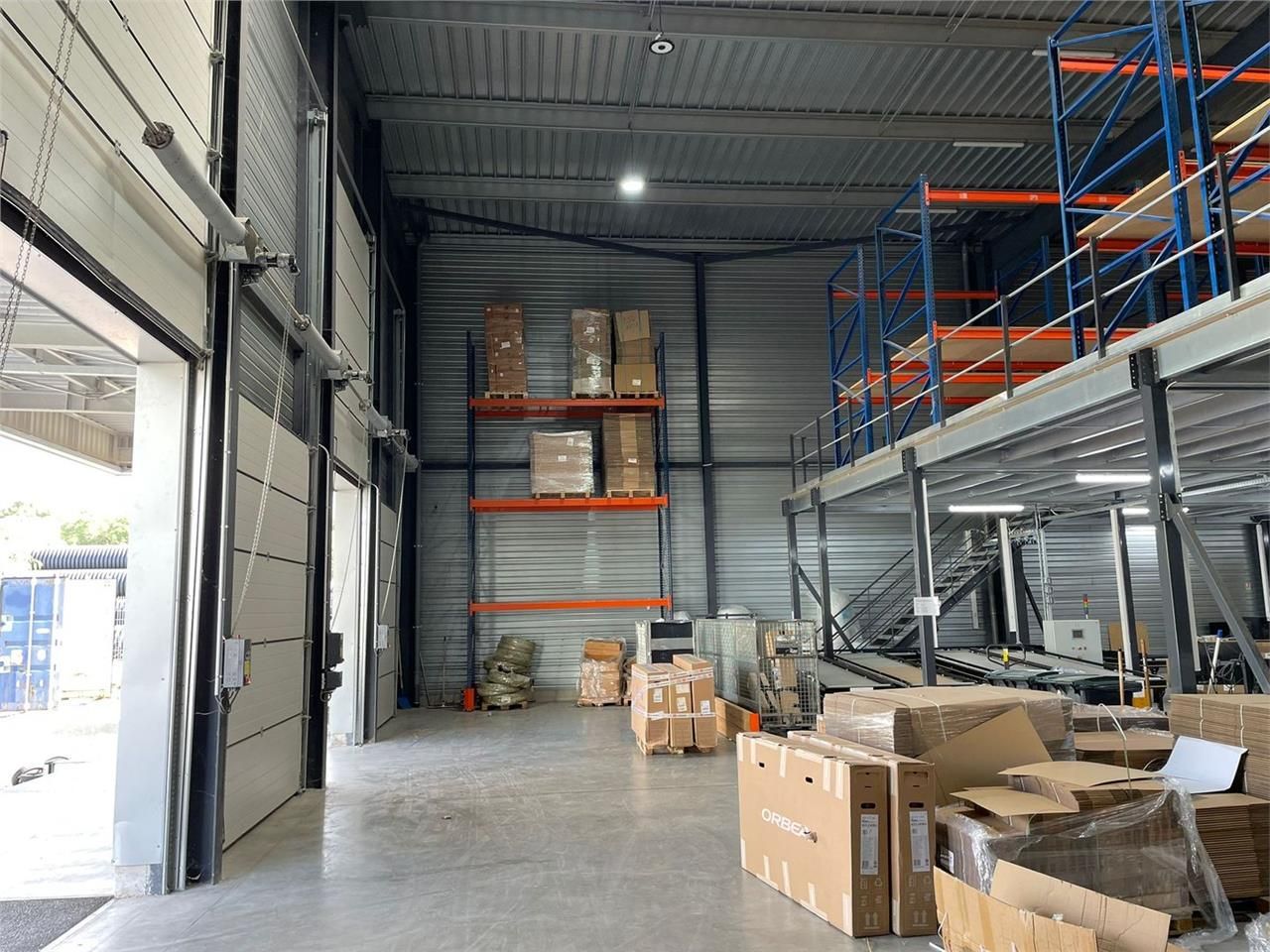 Local d'activités de 3800m²