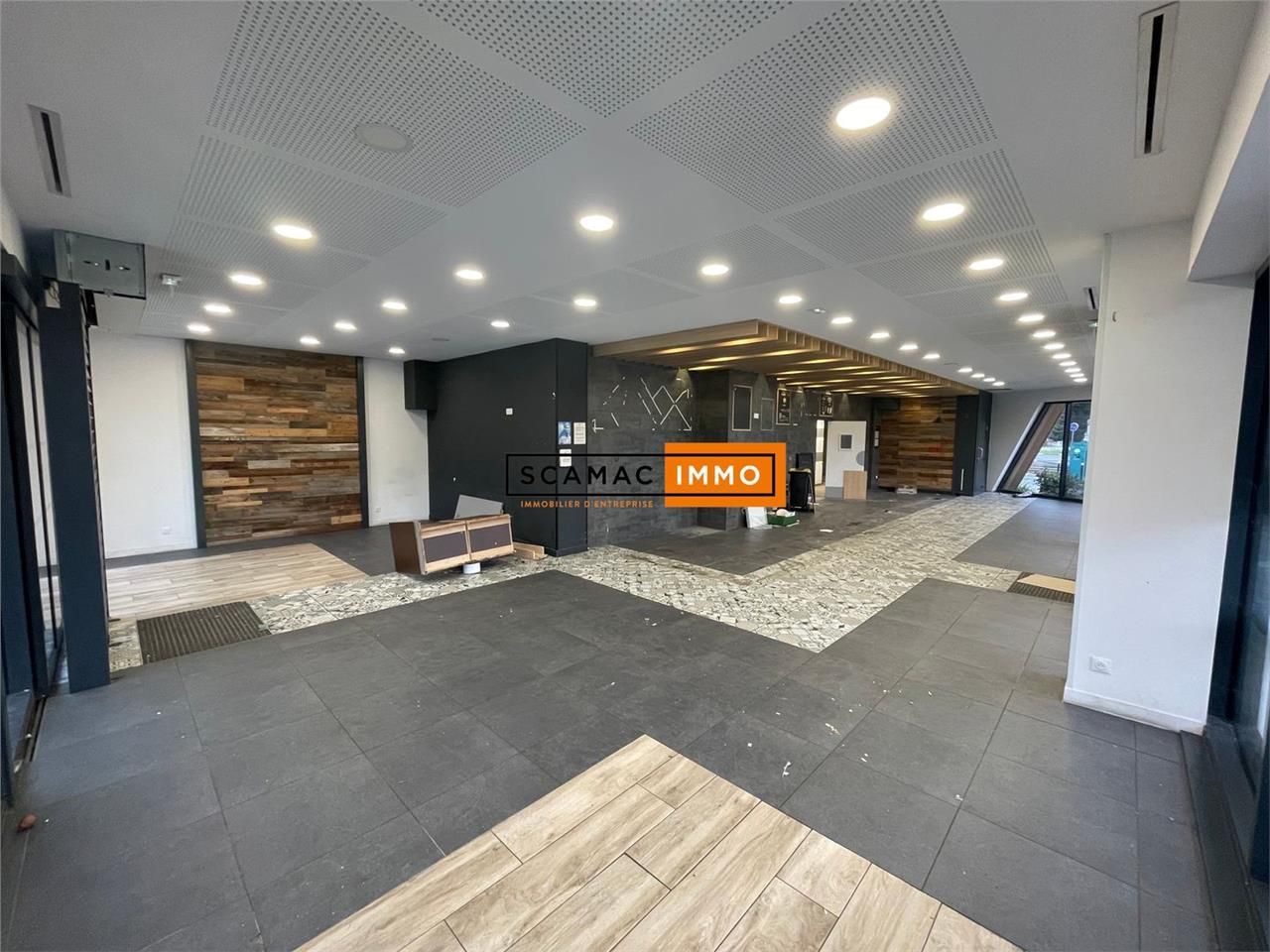 Location Local Commercial 276 m² non divisibles