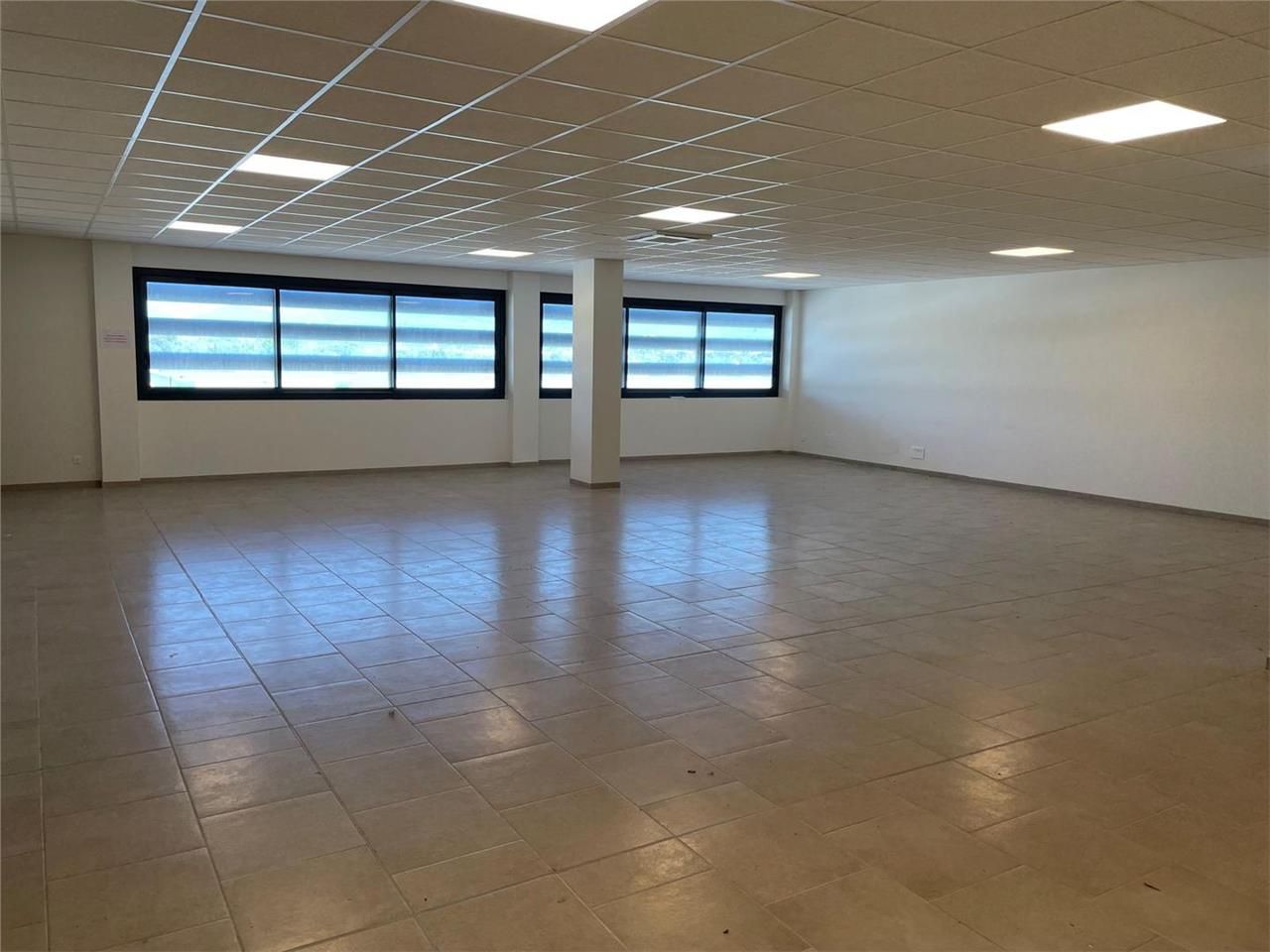 Location Bureaux 1000 m² non divisibles