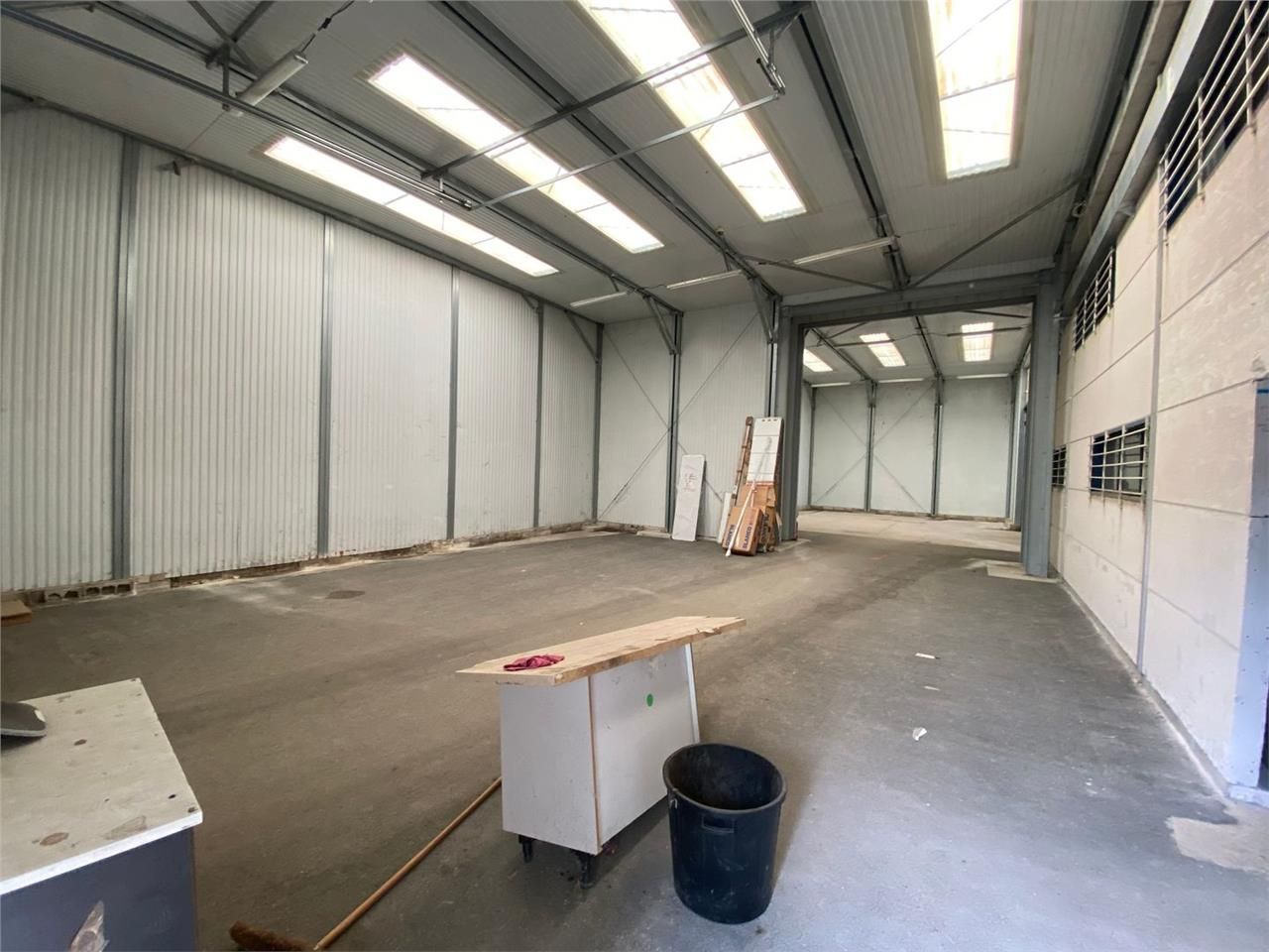 Entrepôt de 1890m²