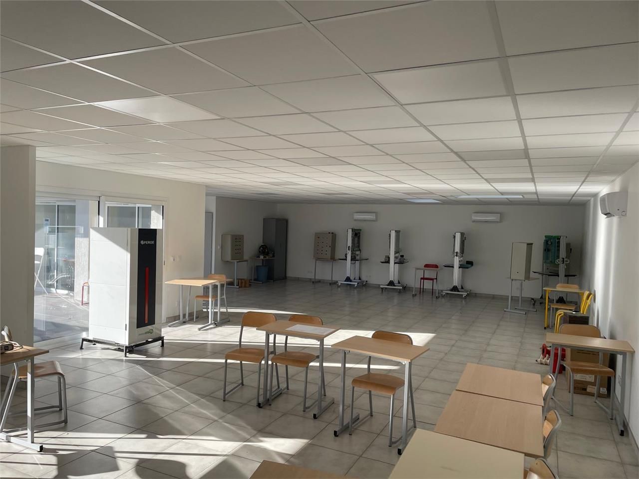 Location Local d'activités 234 m² non divisibles