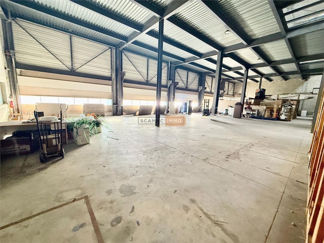 Location Entrepôt 370 m² non divisibles