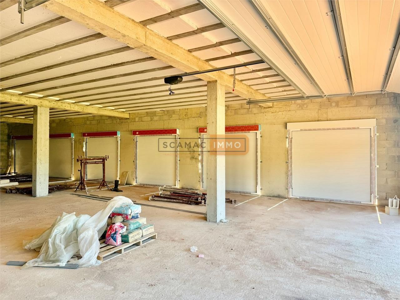 Location Local d'activités 220 m² non divisibles