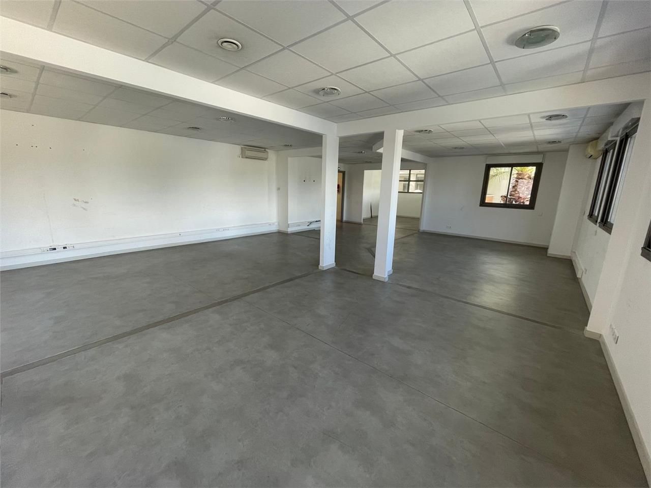 Location Local d'activités 385 m² non divisibles
