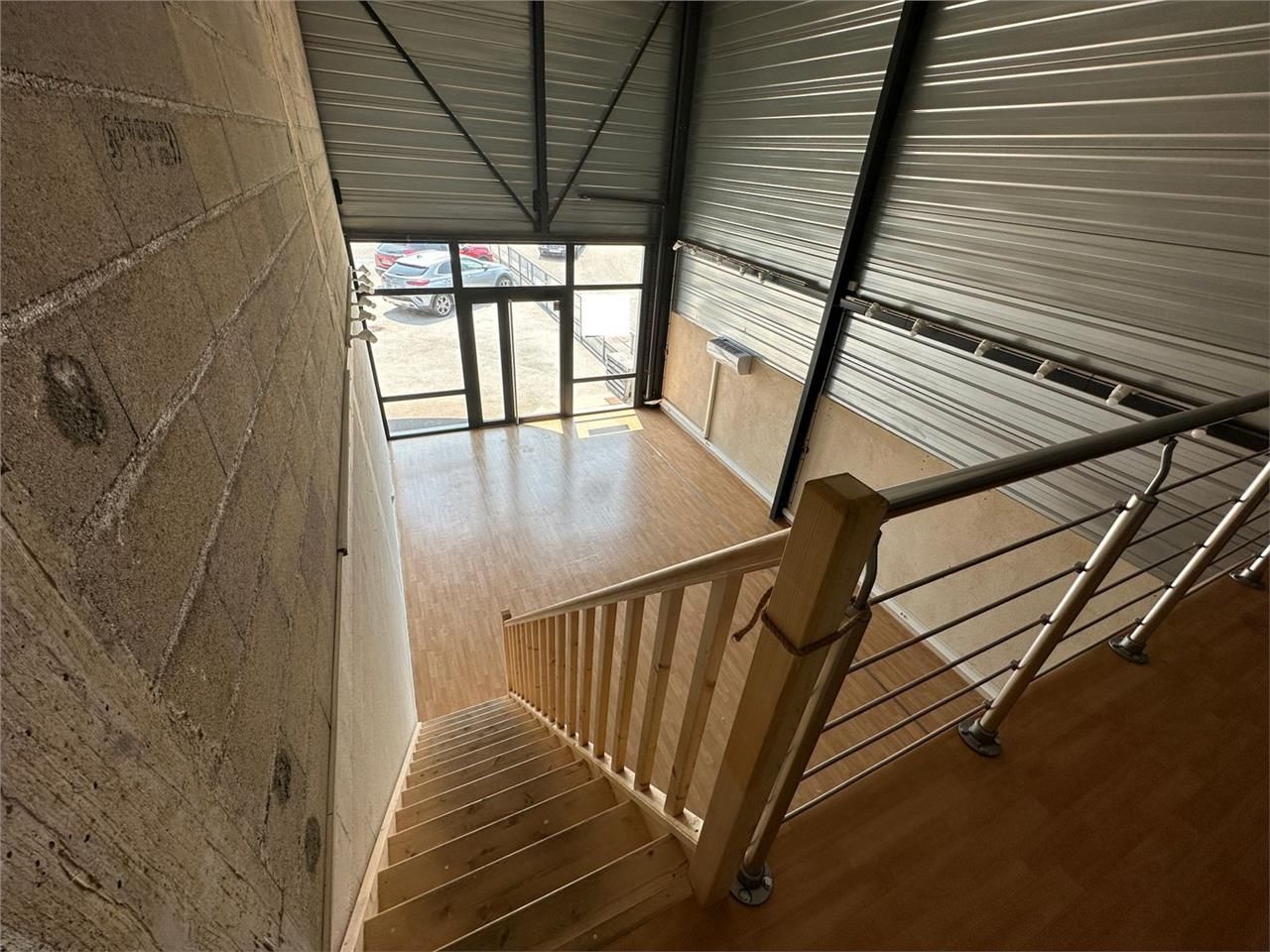 Location Local Commercial 85 m² non divisibles