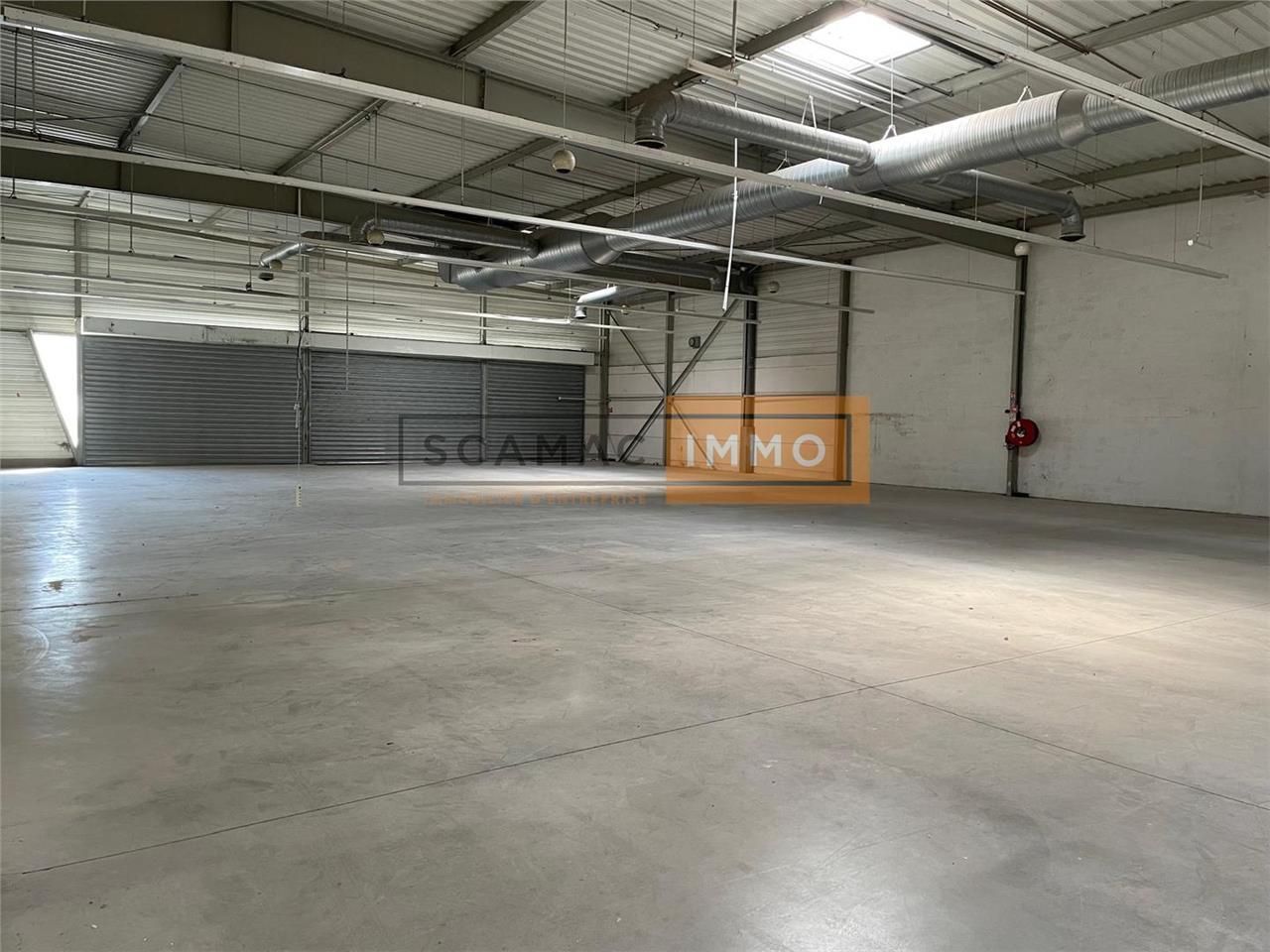 Location Local Commercial 790 m² non divisibles