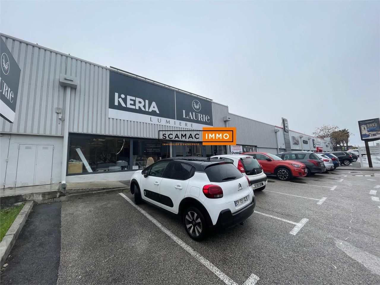 Location Local Commercial 390 m² non divisibles