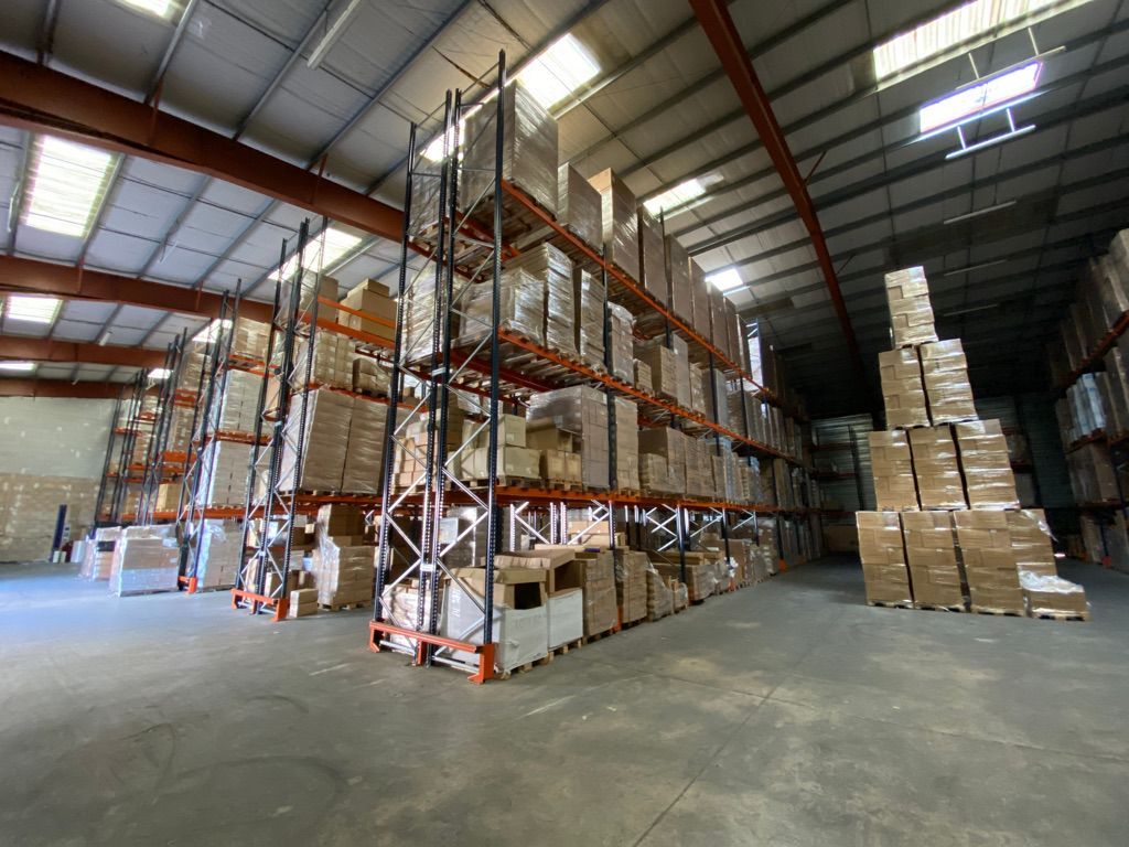 Location Entrepôt 1453 m² non divisibles