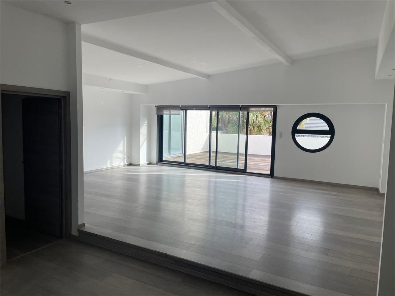 Location Entrepôt 100 m² non divisibles