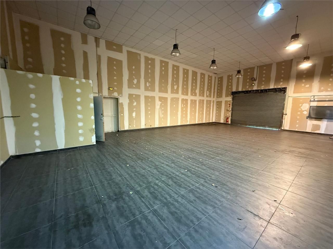 Local commercial de 300m²