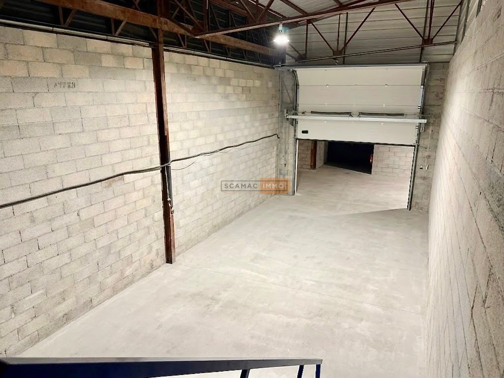 Entrepôt de 147m²
