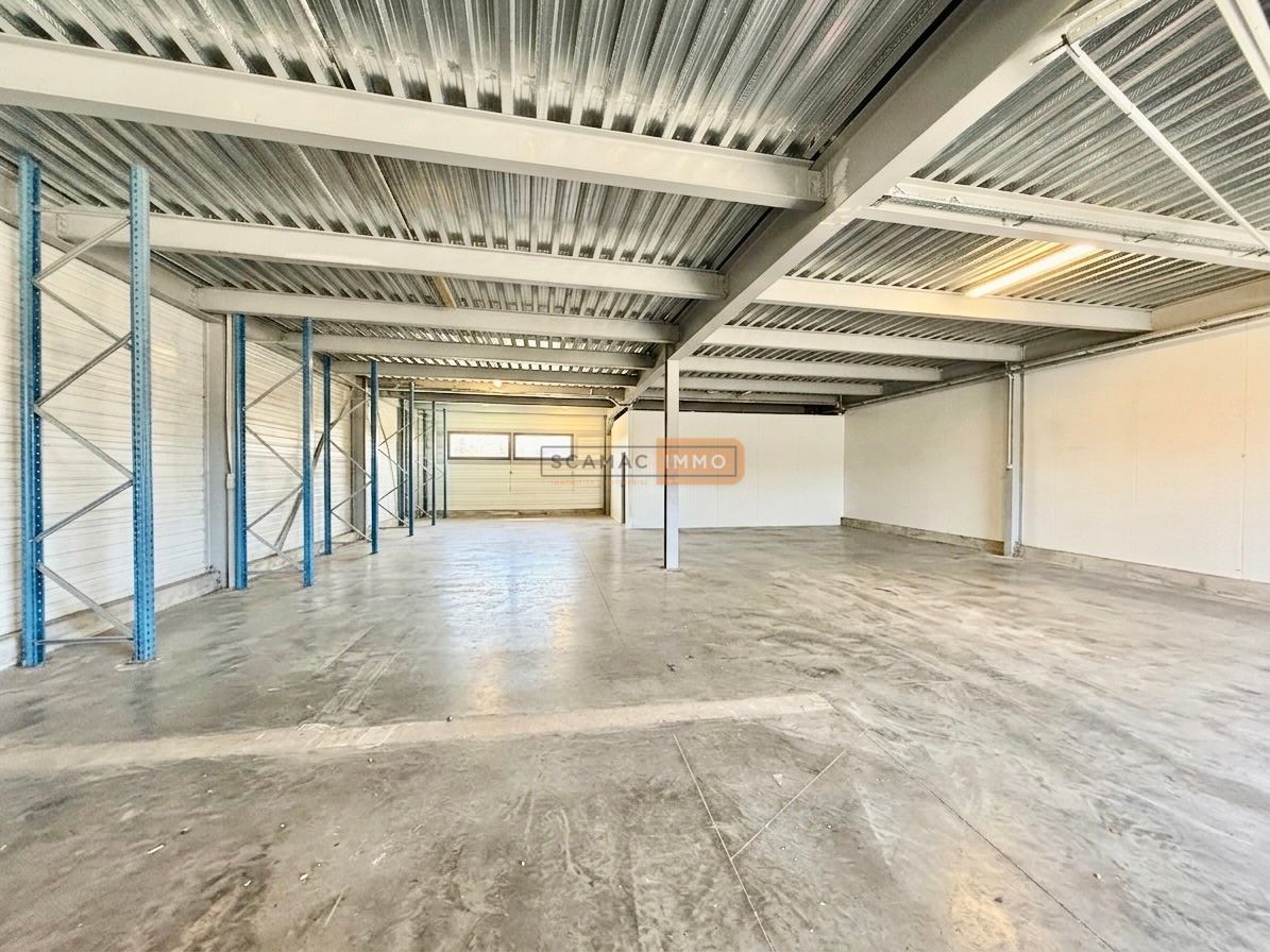 Location Entrepôt 230 m² non divisibles