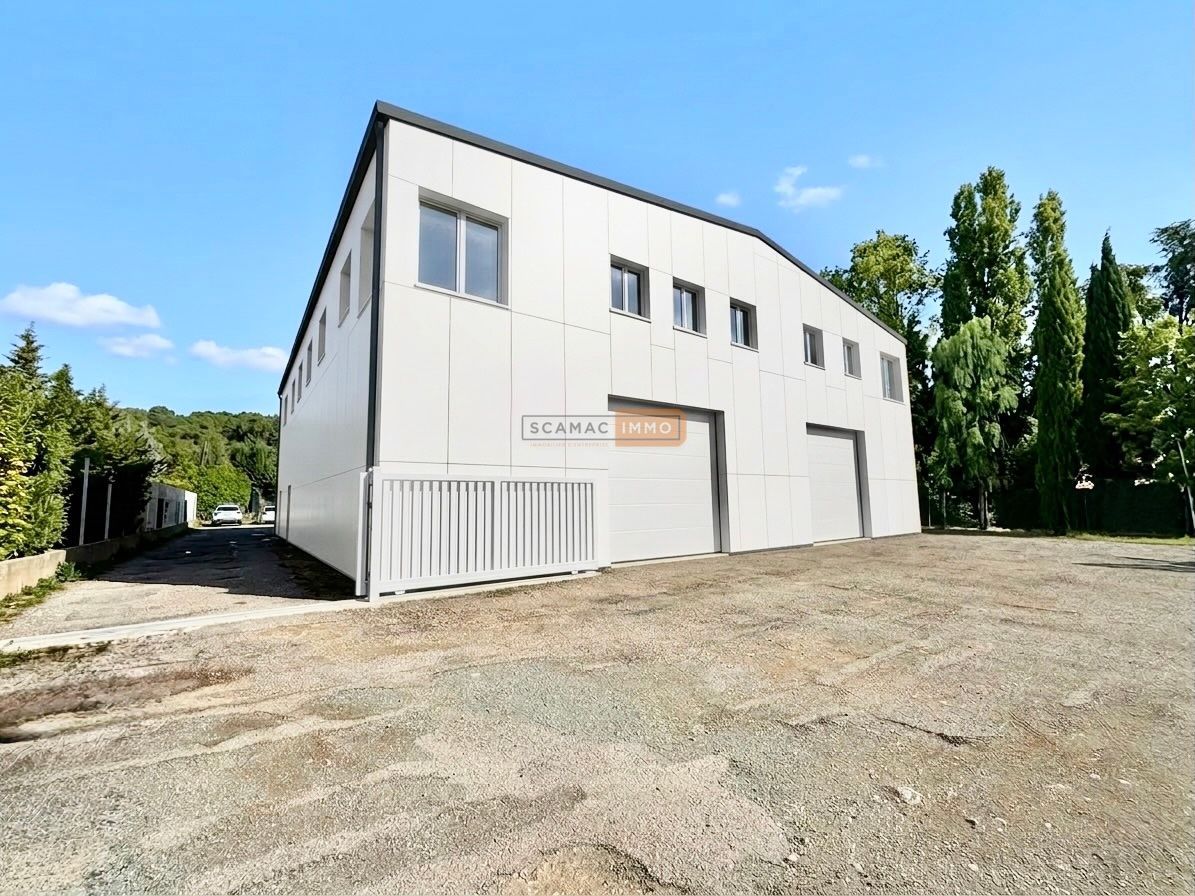 Local d'activités de 765m²